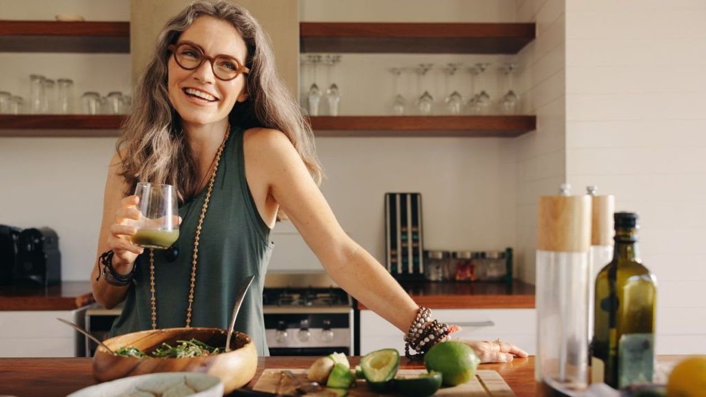 woman eating healthy foods